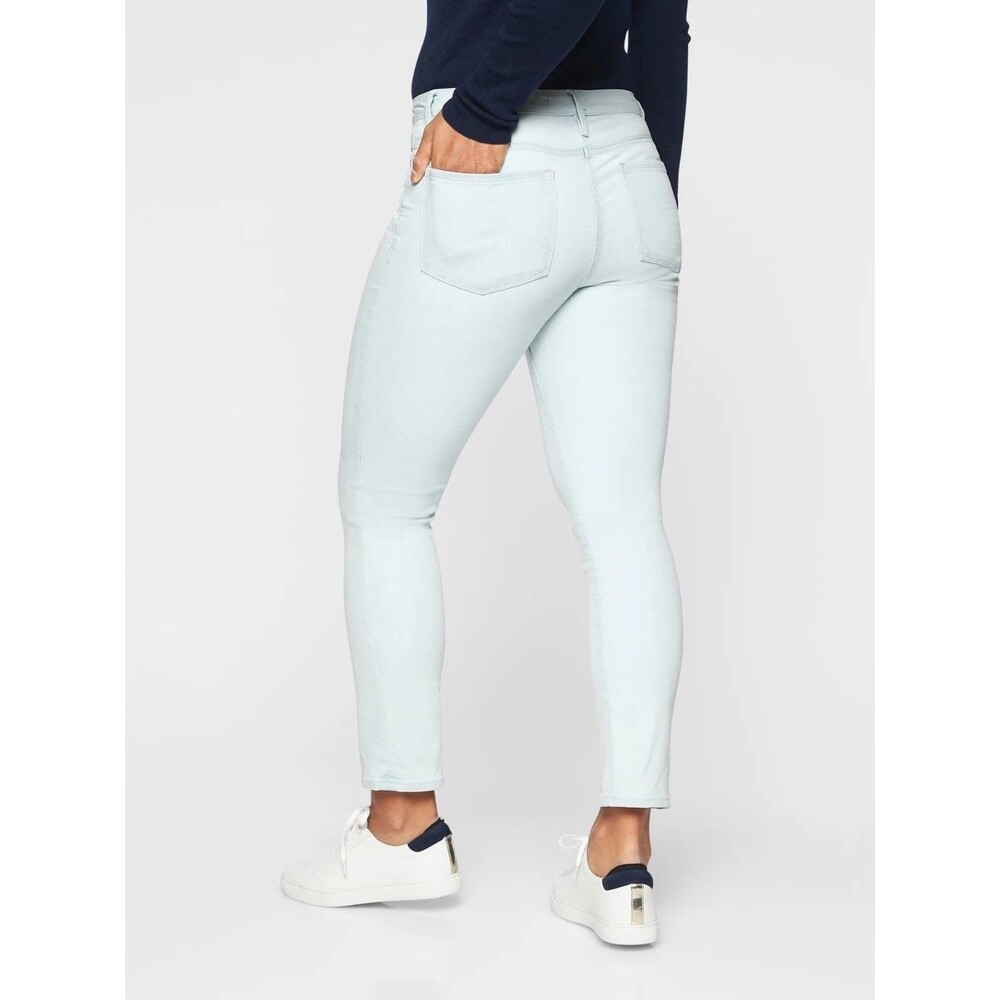 ATHLETA Sculptek Skinny Crop Jean 2 Biscayne Wash Light Blue Casual Stretch B10